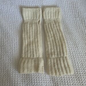 Banana Republic Cream Cozy Knit Fingerless Hand Warmers